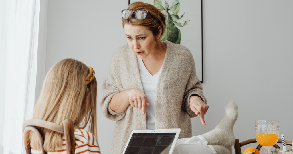 authoritarian parenting 